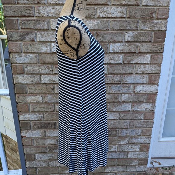 ⭐ Old Navy Black & White Striped Swing Tank Dress Size Small - Picture 4 of 13